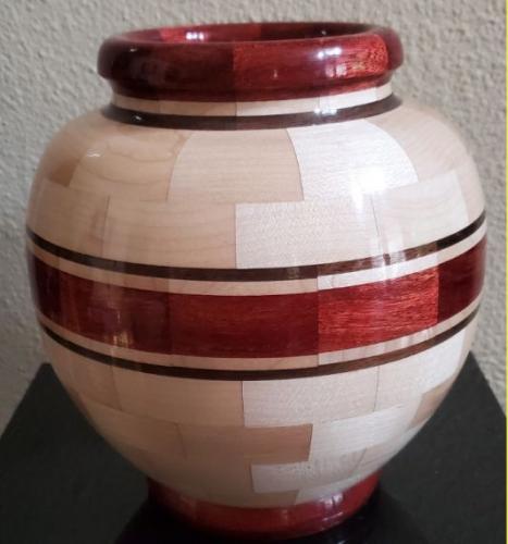 bloodwood_vase_min